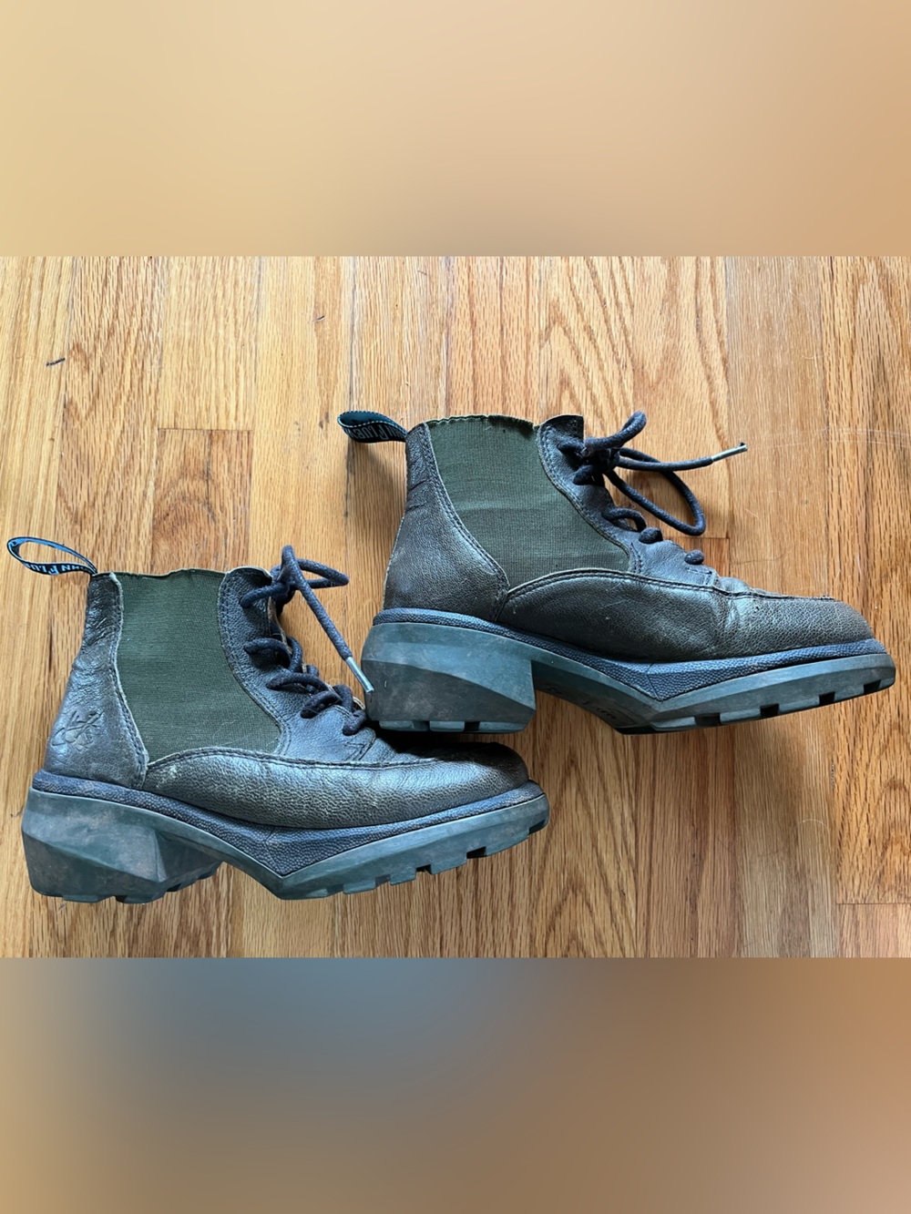 John Fluevog Women’s Olive Green Lace-Up Chunky Heel Boot - Size 7.5